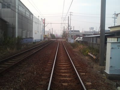 目を凝らすと停車中のパノラマスーパーが見えます。 目を凝らすと停車中のパノラマスーパーが見えます。